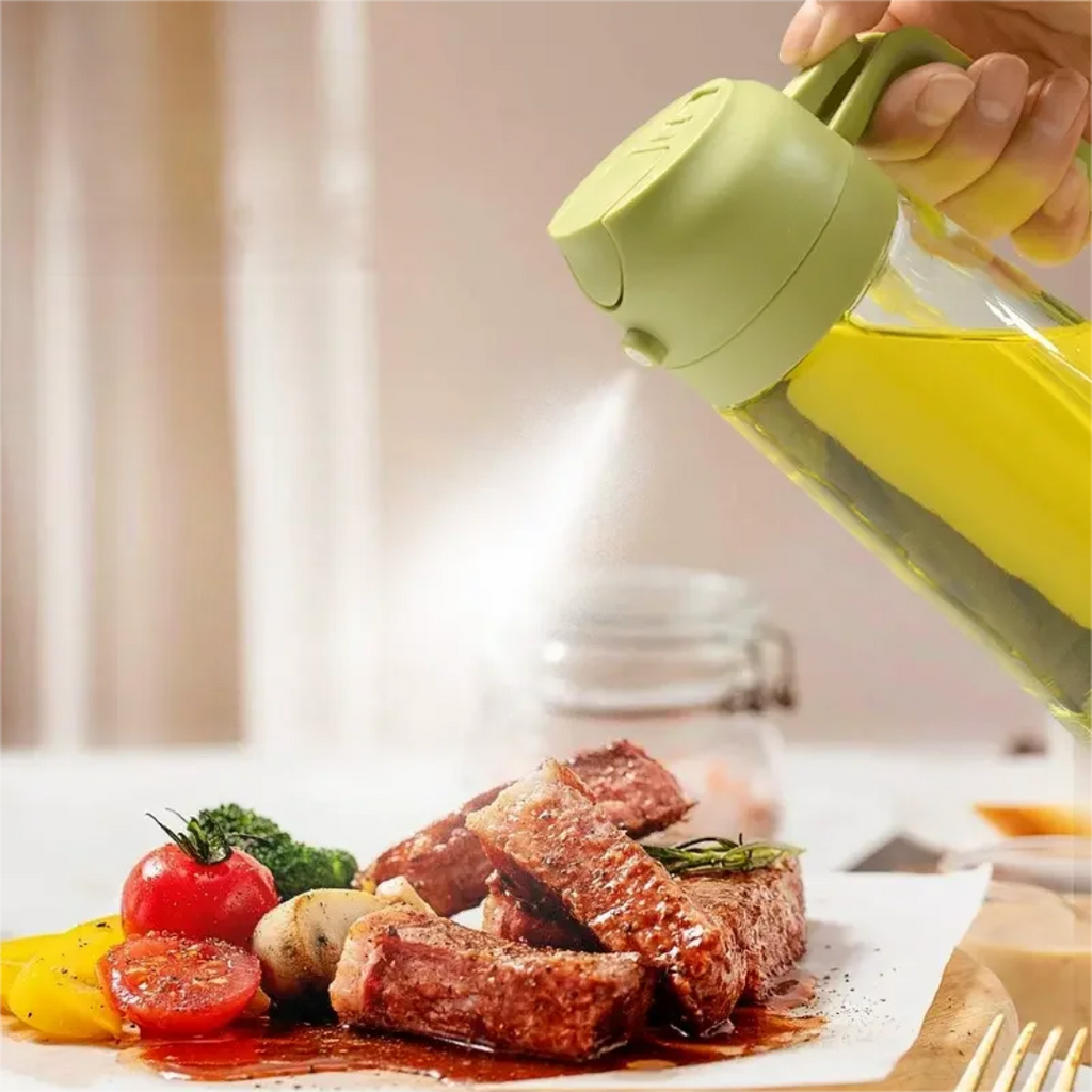 🔸 Bouteille d’huile 470ml en verre !
Résistante à la chaleur, avec poignée & lave-vaisselle OK. Spray pratique pour la cuisine